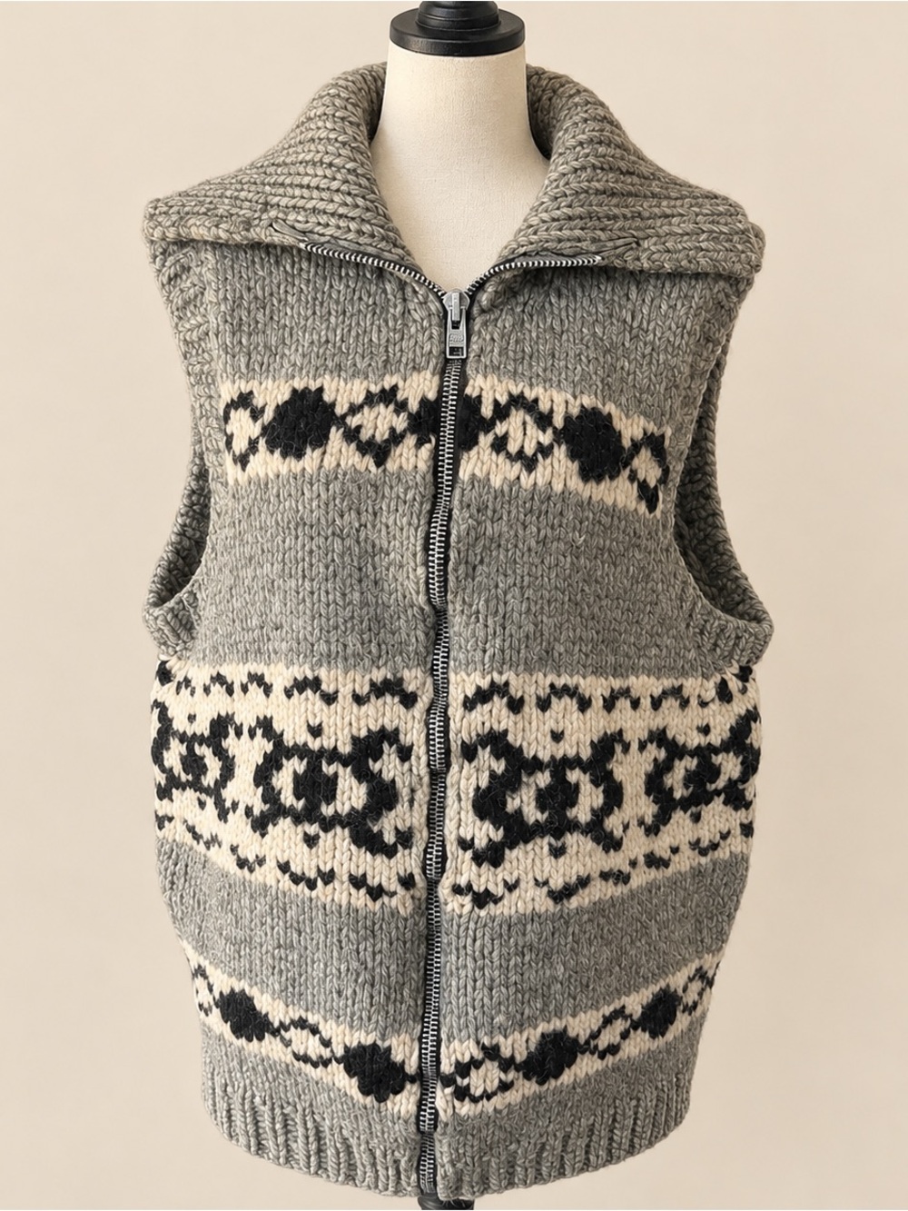 Vintage HandKnit Cowichan Zip Front Vest L